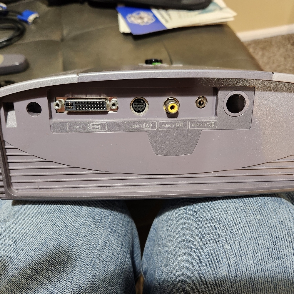 InFocus LP 500 Projector - Picture 4 of 7